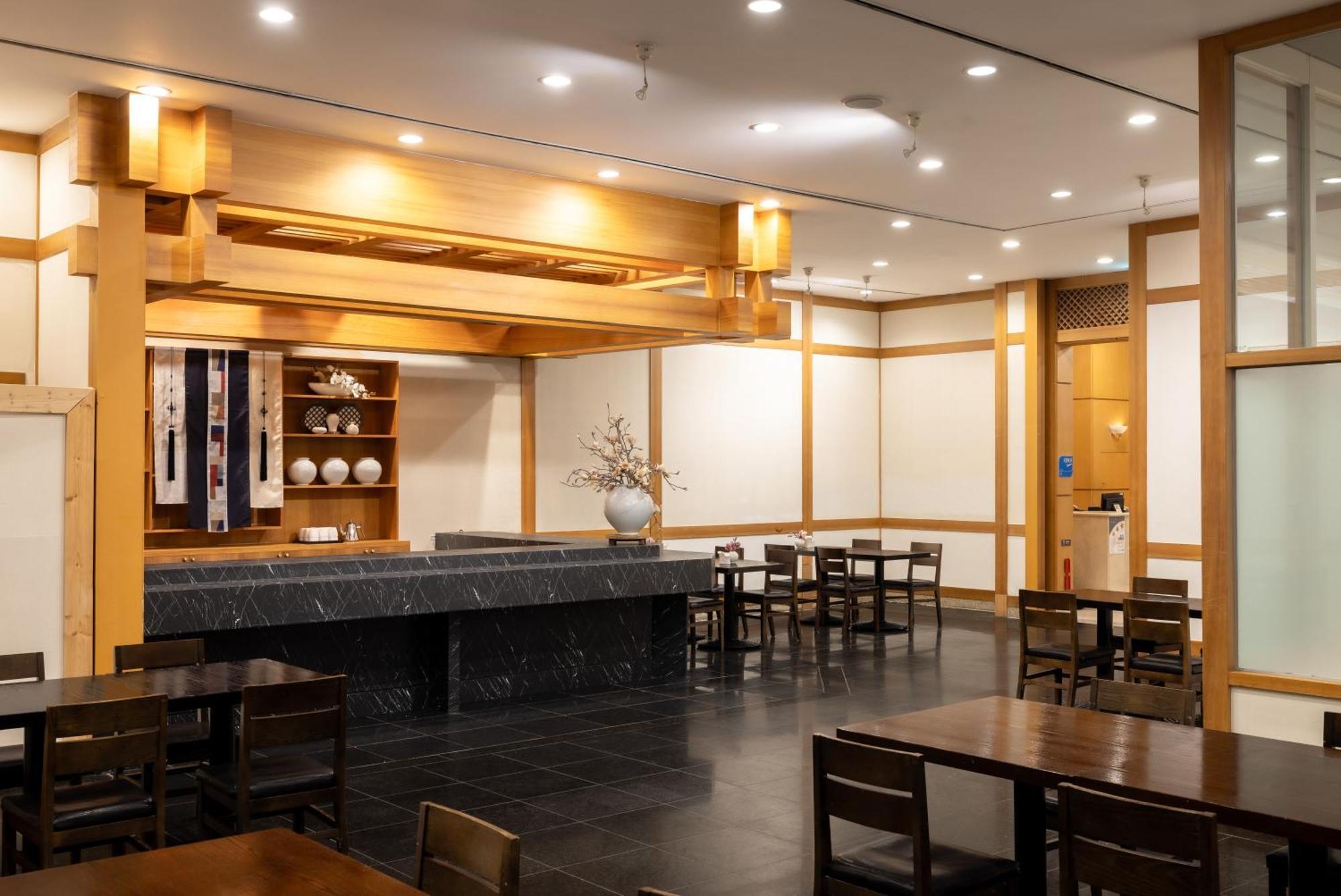 平昌肯辛顿酒店 外观 照片